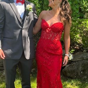 SHERRI HILL SZ 6 RED LACE BEADED CORSET PROM DRESS- EXCELLENT LIKE NEW CONDITION